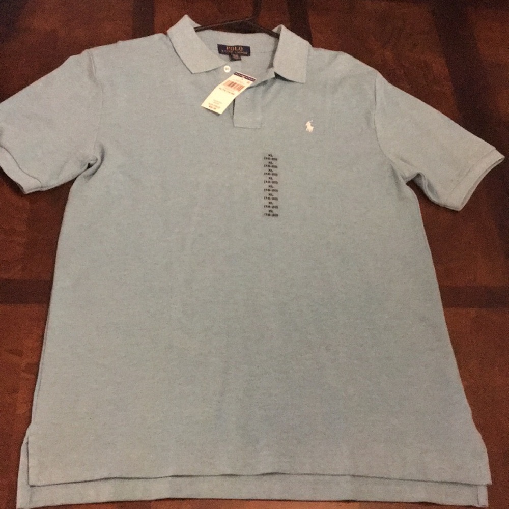 Light blue T-shirt’s